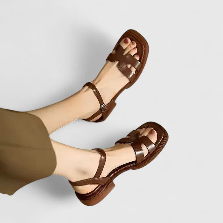 Eleonora™ Sophisticated Flat Sandals